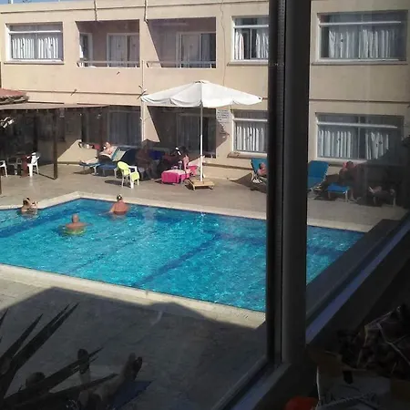 The Pool View Appartement Ayía Nápa